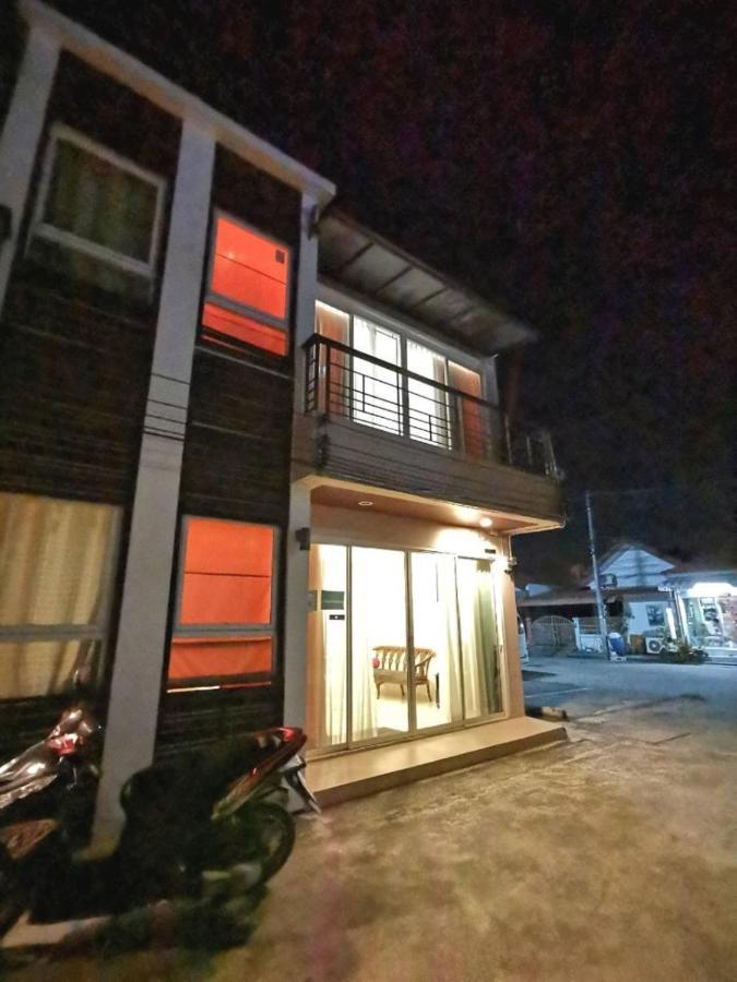 Pon House Hotell Chalong Exteriör bild