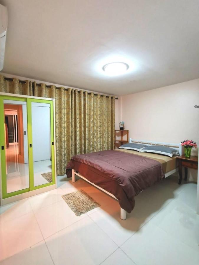 Pon House Hotell Chalong Exteriör bild